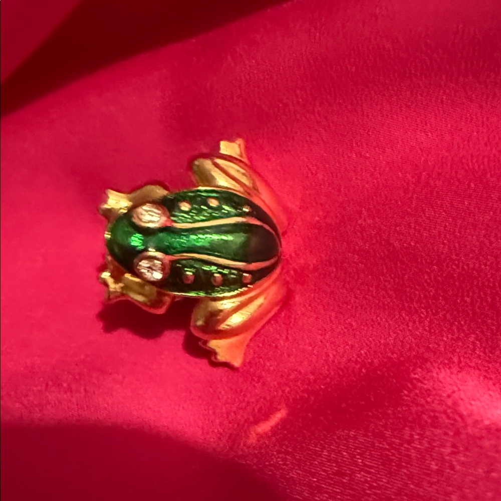 Avon Green and Gold Frog Brooch